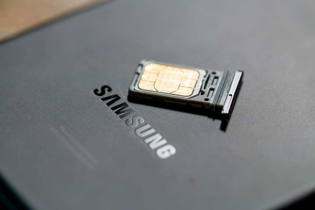 Logo Galaxy S21 Ultra avec carte SIM