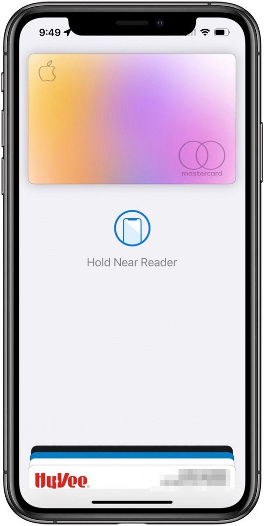 Apple Pay-Bildschirm mit der Aufschrift Hold Near Reader.