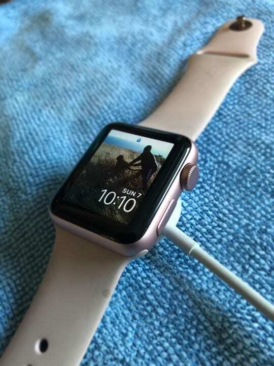 зареждане на Apple Watch