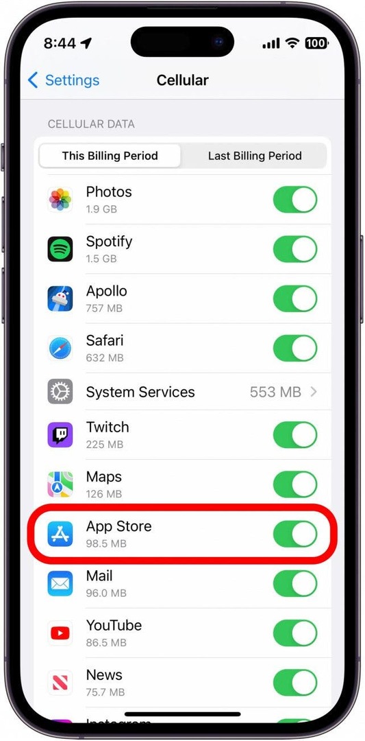 Κάντε κύλιση προς τα κάτω και βρείτε το App Store στη λίστα κάτω από τα δεδομένα κινητής τηλεφωνίας. Βεβαιωθείτε ότι η εναλλαγή είναι πράσινη και τοποθετημένη στα δεξιά για να υποδείξει ότι το App Store έχει πρόσβαση σε δεδομένα κινητής τηλεφωνίας.