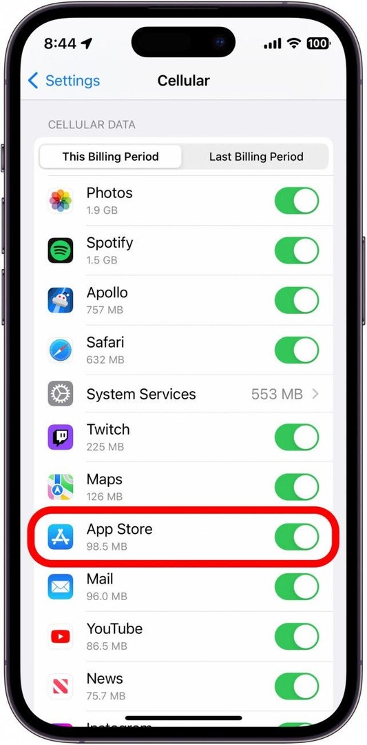 גלול מטה ומצא את App Store ברשימה תחת נתונים סלולריים. ודא שהבורר ירוק וממוקם מימין כדי לציין של-App Store יש גישה לנתונים סלולריים.