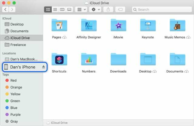 iPhone mis en évidence dans la barre latérale du Finder dans macOS Catalina