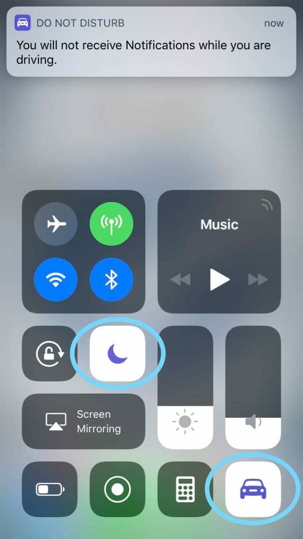 Πώς να ενεργοποιήσετε ή να απενεργοποιήσετε τη λειτουργία Μην ενοχλείτε κατά την οδήγηση στο iPhone