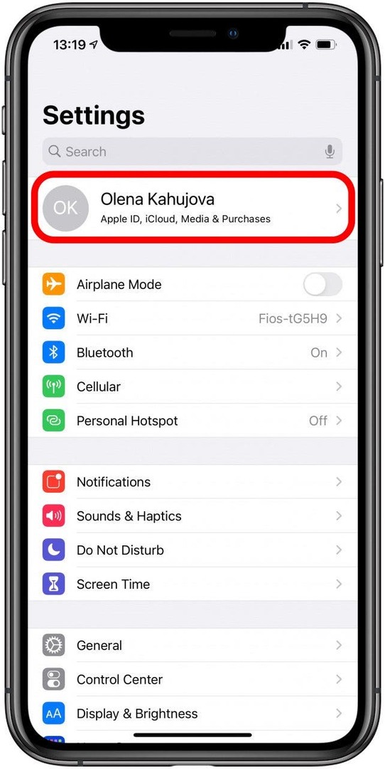 სარეზერვო ასლისთვის შეეხეთ თქვენს სახელს iPhone-ის პარამეტრებში 
