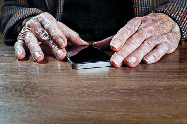 טכנולוגיה, סבא וסבתא ותפוח