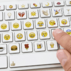 Hur man infogar Emoji i Word och andra Windows-appar