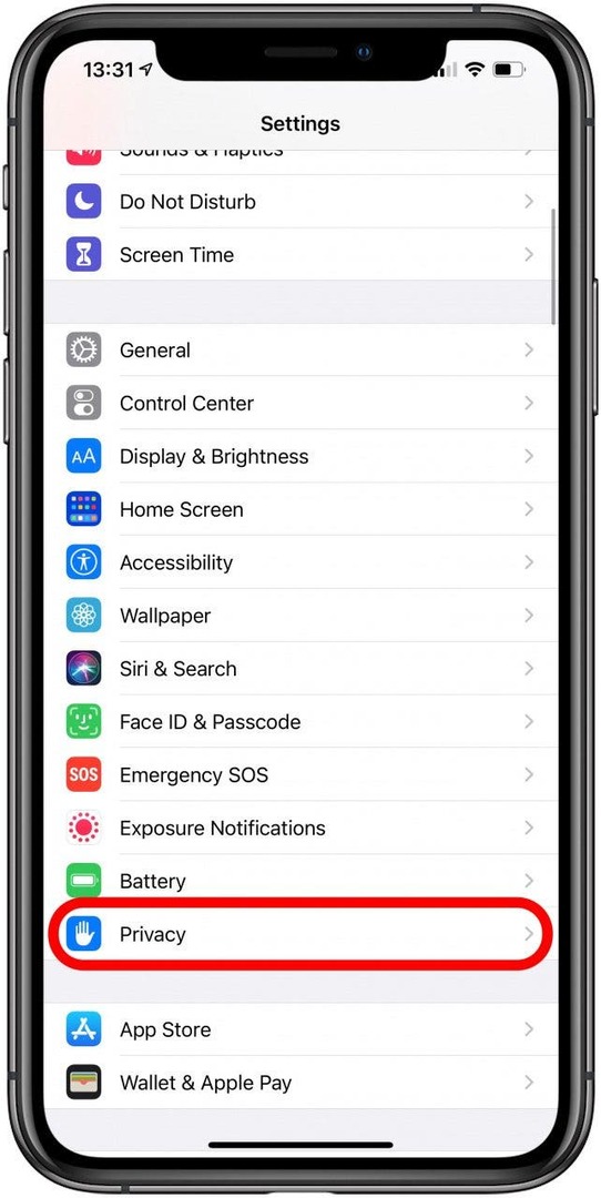 Kembali ke Pengaturan dan ketuk Privasi.