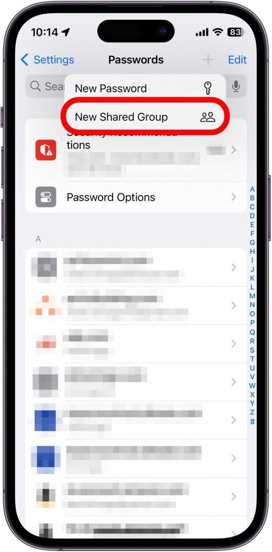 빨간색 원으로 표시된 새 공유 그룹 버튼이 있는 iPhone 비밀번호 설정