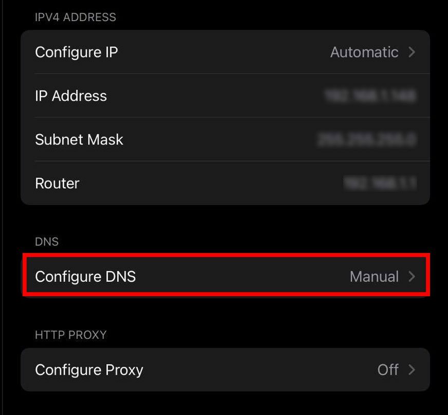 Accéder à la configuration manuelle du DNS sur iPhone