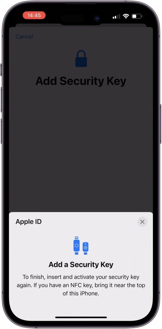 보안 키를 iPhone에 다시 삽입하거나 길게 누릅니다.