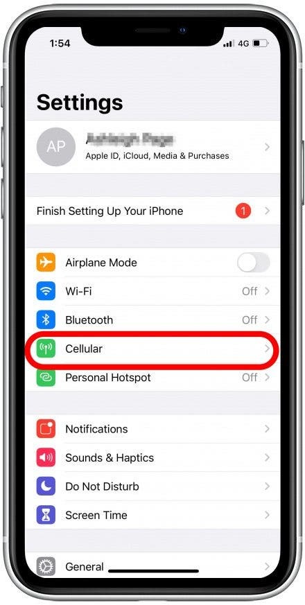 Докоснете cellular, за да проверите използването на данни от iPhone