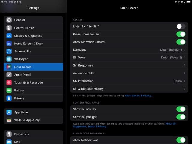 لقطة شاشة تعرض اللغة التي تم تغييرها لـ Siri على iPad