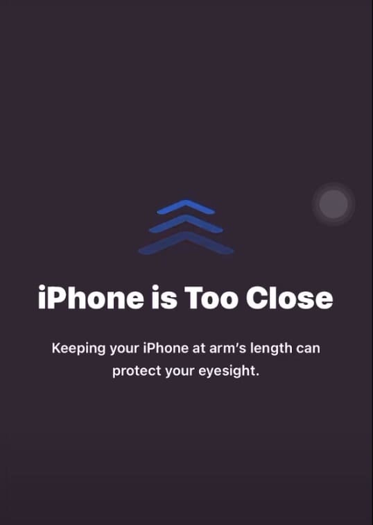 Экран iOS 17 слишком близко к лицу