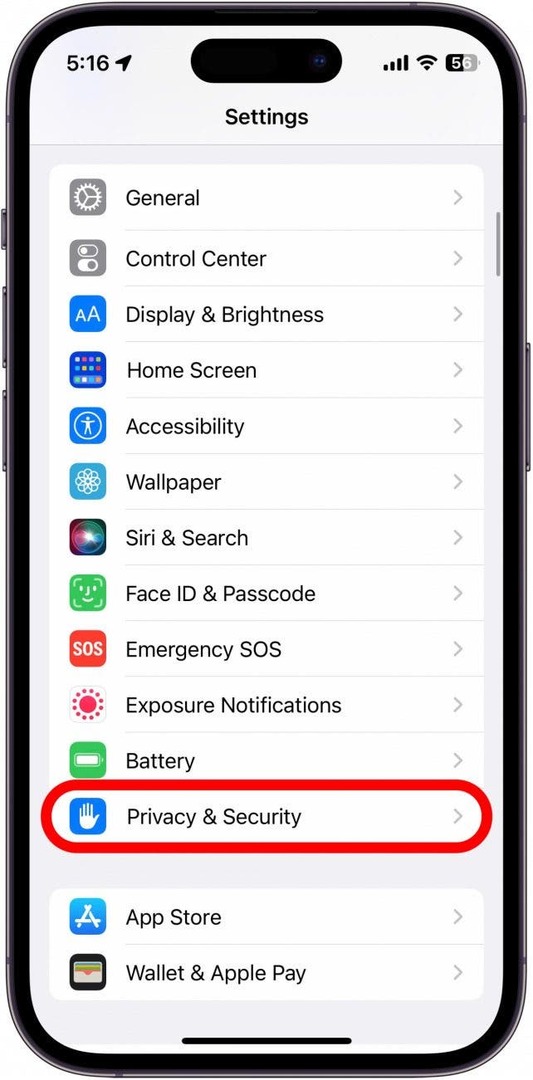 Otwórz Ustawienia i stuknij Prywatność i bezpieczeństwo.