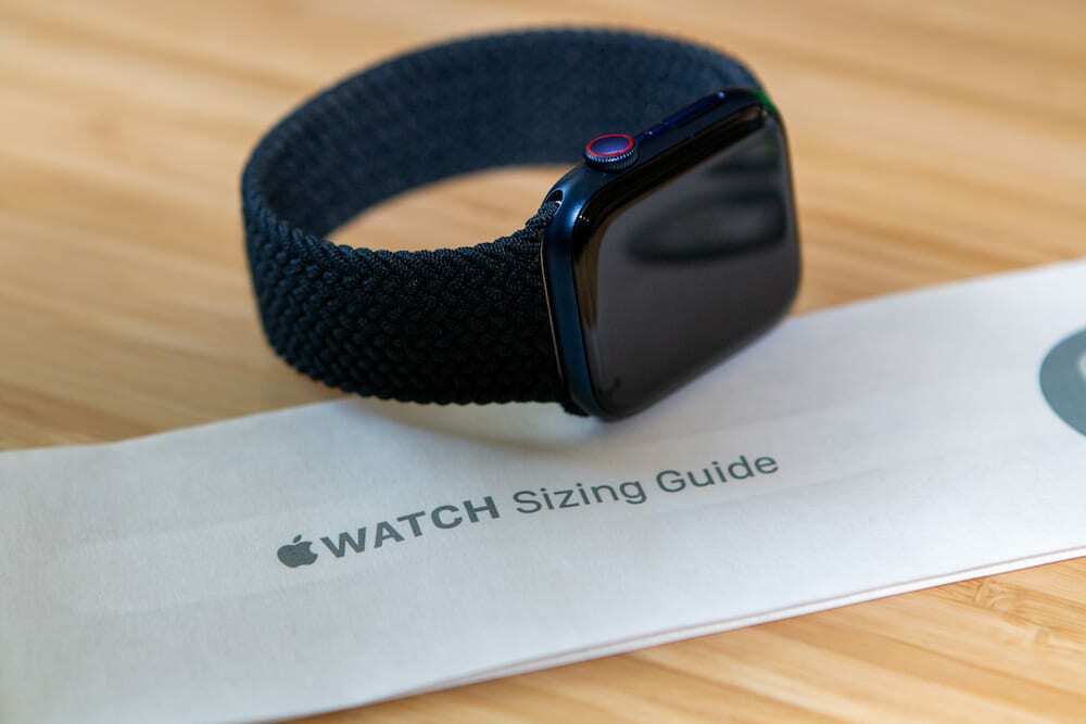 Ako zistiť svoju veľkosť pomocou náramku Hero s pletenou sólovou slučkou na Apple Watch