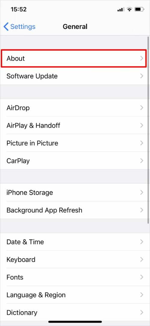 Obecná nastavení na iPhone se zvýrazněním možnosti O aplikaci