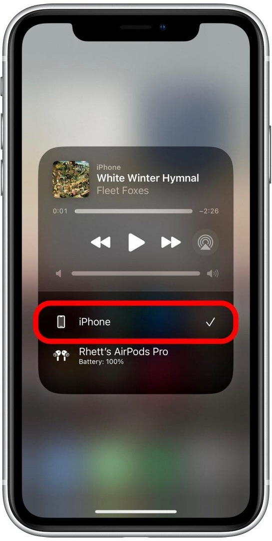 Торкніться iPhone, щоб переключити аудіовихід на телефон.