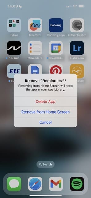 Snímek obrazovky s první výzvou k odstranění aplikace pro iOS