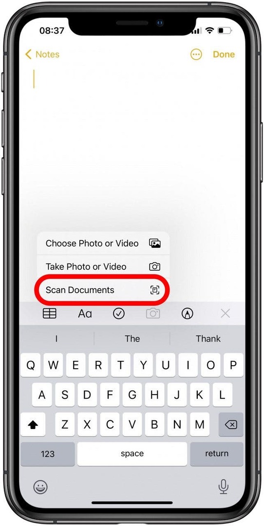 메모 앱에서 사진을 스캔하려면 문서 스캔을 선택하세요.