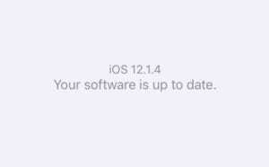 स्क्रीनशॉट दिखा रहा है कि iOS 12.1.4 सॉफ़्टवेयर अप टू डेट है