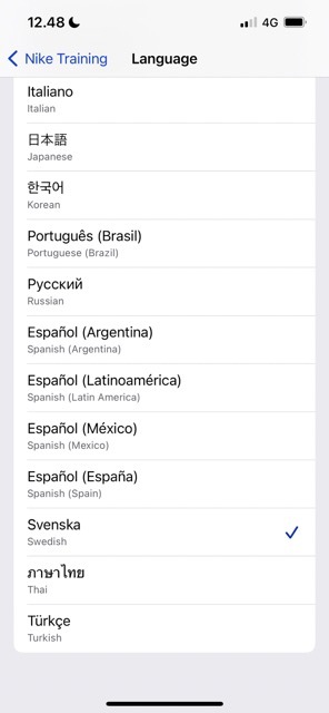iOS için Nike Training Club'daki dillerin listesini gösteren ekran görüntüsü