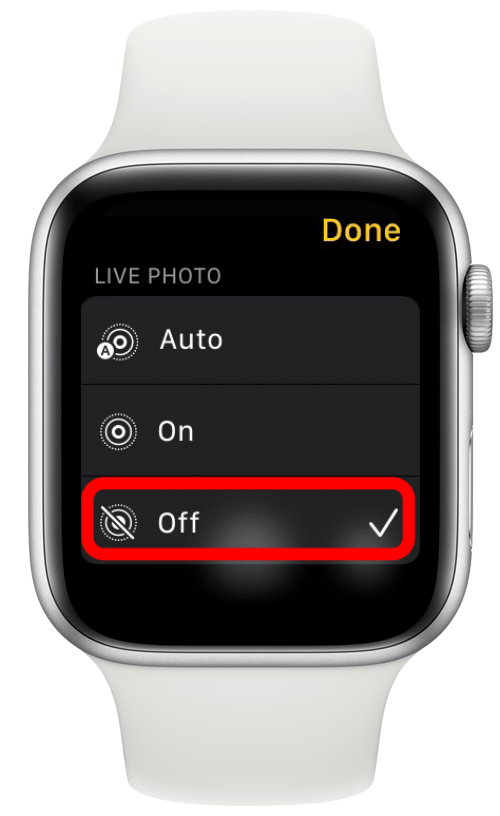 Slå Live Photo På, Av eller Auto i Apple Watch Camera-appens innstillinger.