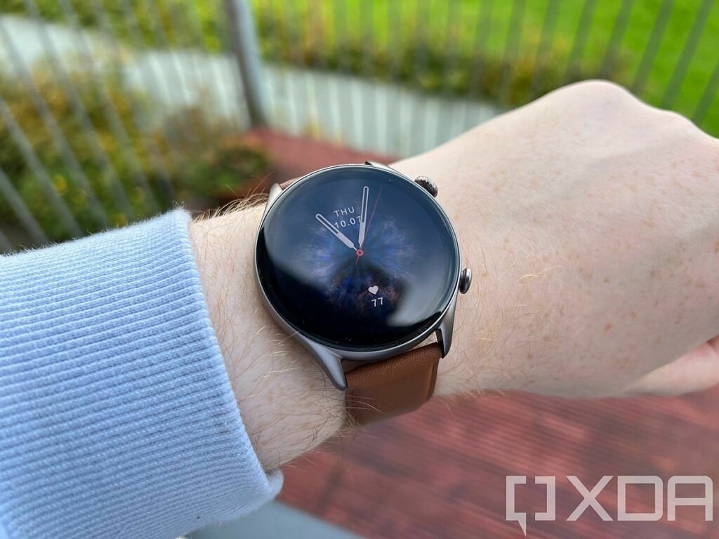 amazfit gtr 3 على المعصم