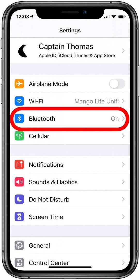 airpod ซ้ายไม่ทำงาน: แอปการตั้งค่าใน iOS ที่ไฮไลต์ตัวเลือก Bluetooth ไว้