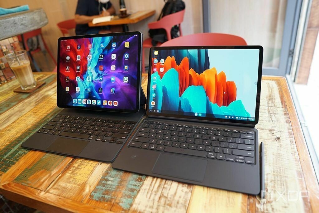 Galaxy Tab S7+ を搭載した 2020 iPad Pro