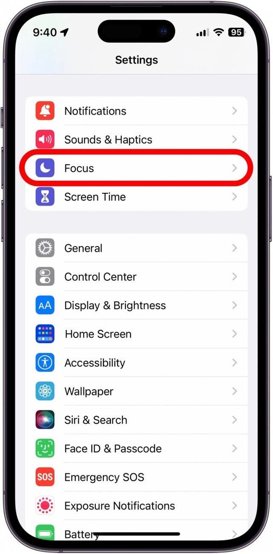 Pe iPhone, deschide Setări și atinge Focus.