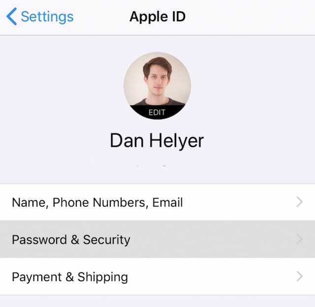 Apple ID 설정의 암호 및 보안 옵션