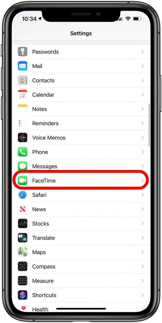 „iPhone“ nustatymuose bakstelėkite „FaceTime“.