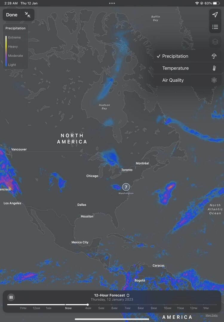 Pełnoekranowa mapa pogody Apple Weather na iPada