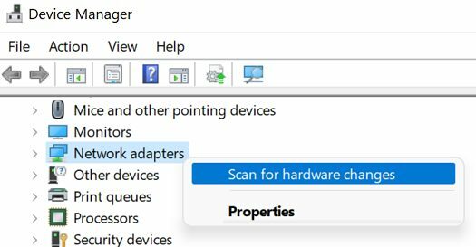 Escaneo de adaptadores de red en busca de cambios de hardware