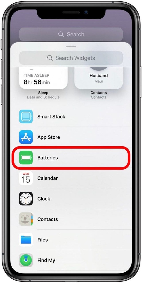 बैटरी खोजें या तब तक स्क्रॉल करें जब तक आपको यह न मिल जाए - iPhone पर एयरपॉड बैटरी की जांच कैसे करें
