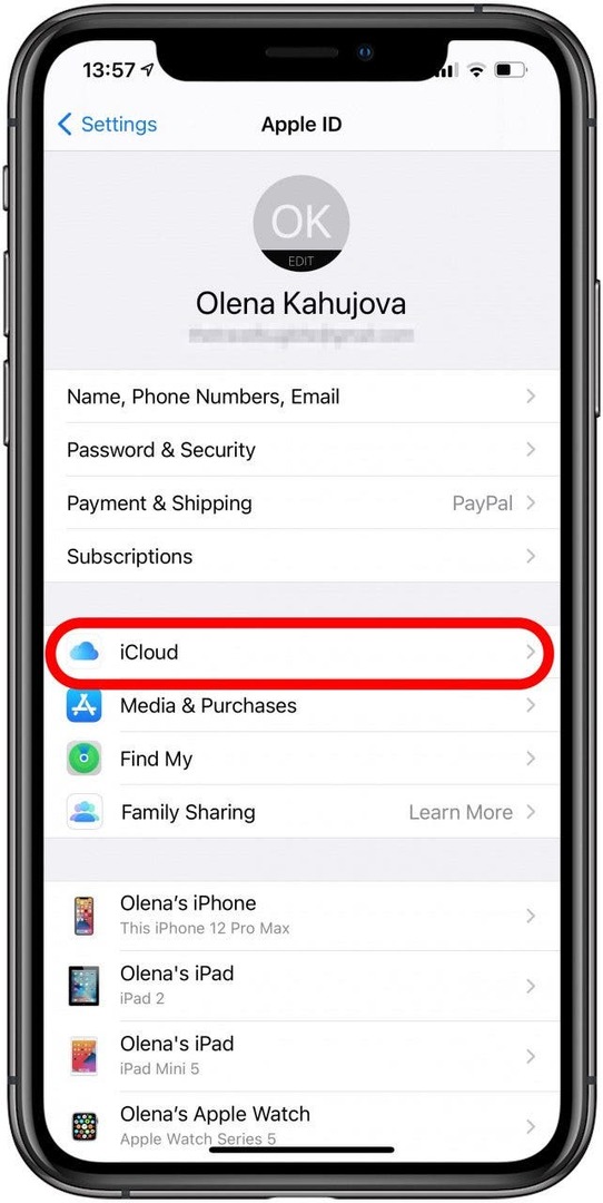 Ayarları açmak ve iPhone'u yedeklemek için iCloud'a dokunun