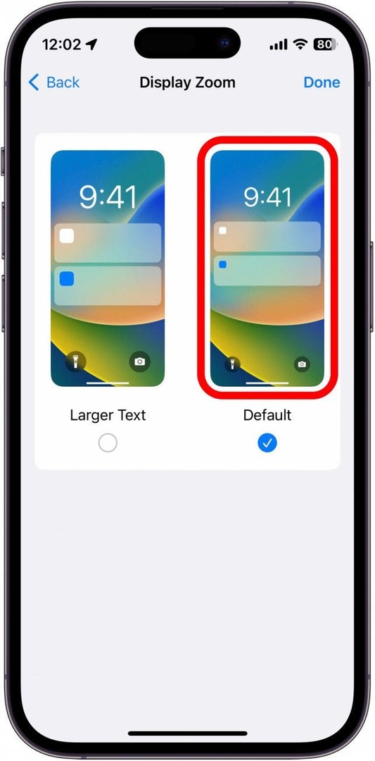 Predefinito è lo zoom predefinito, che utilizza una dimensione del testo più piccola, icone delle app più piccole e un orologio più piccolo.