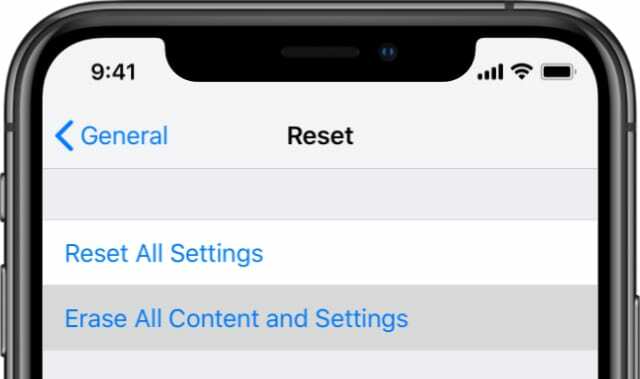Možnost Vymazat veškerý obsah a nastavení v iPhone XS