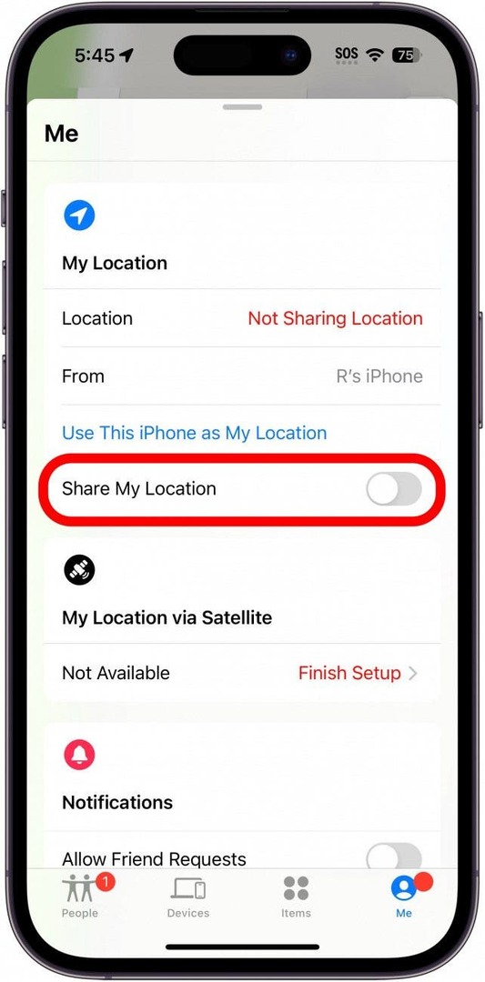 iphone find my app su išjungtu bendrinimo vietos perjungikliu, pavaizduotu raudonai