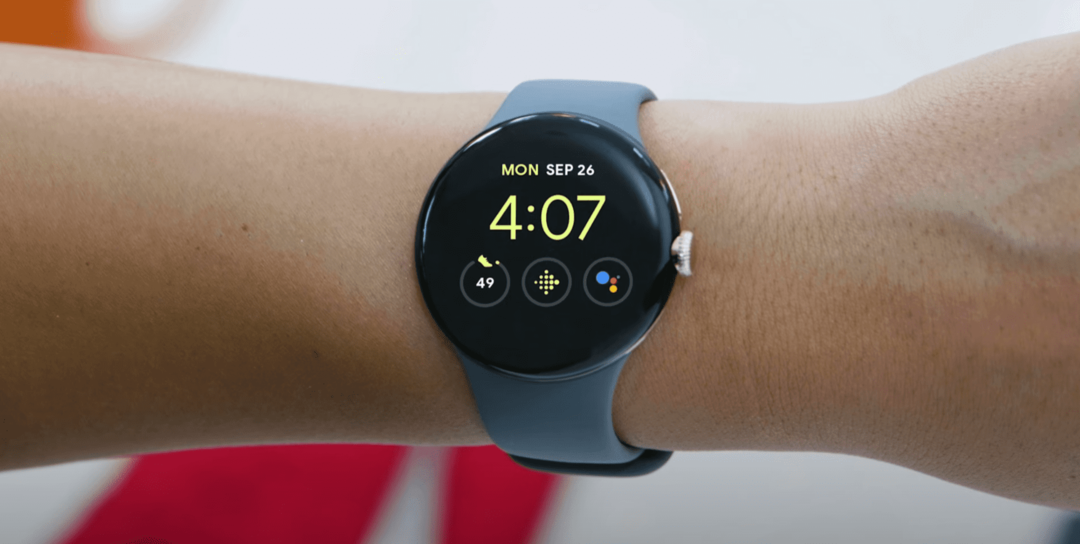 Sådan bruger du Google Assistant på Pixel Watch - Komplikation på urskiven