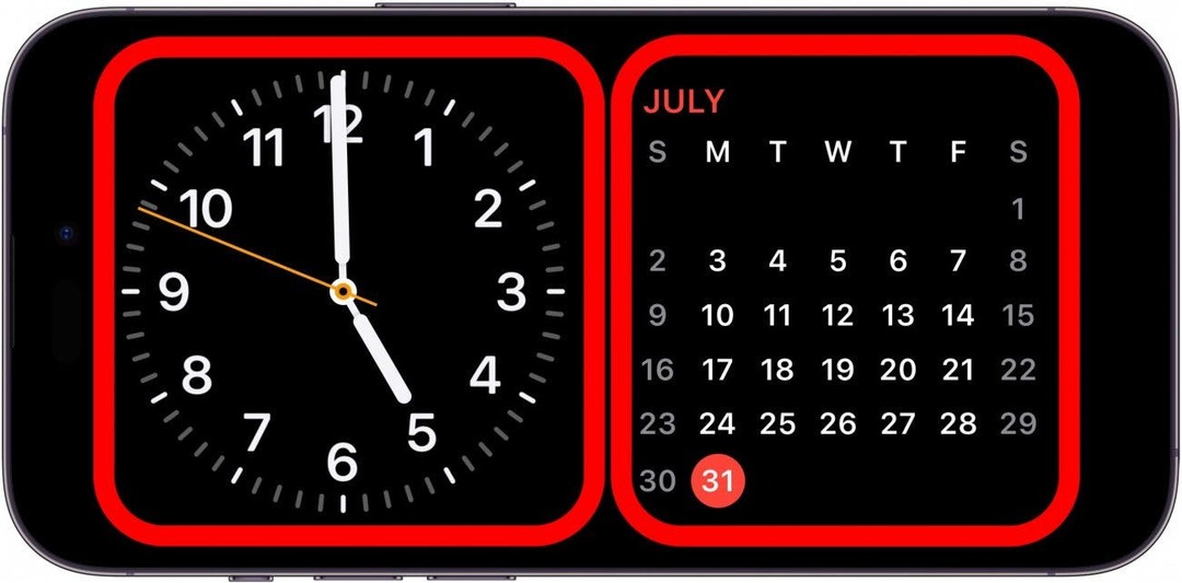 iPhone のスタンバイ画面に時計とカレンダーのウィジェットがあり、それぞれの周りに赤いボックスがあり、どちらかをタップアンドホールドすることを示しています