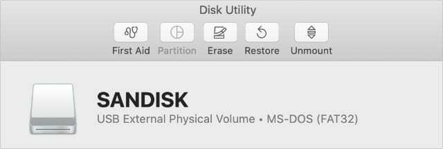 المحو والأزرار الأخرى في نافذة Disk Utility