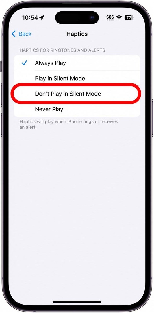 הגדרות הפטיקה של אייפון עם 'אל תשחק במצב שקט' מסווגות באדום