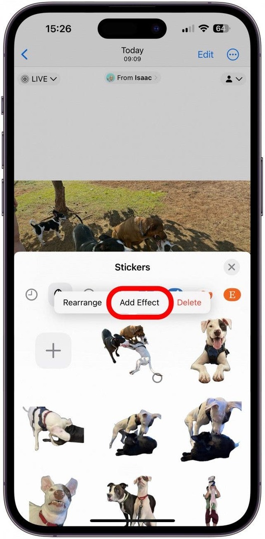 Stiker akan ditambahkan ke laci stiker Anda, dan Anda akan melihat opsi untuk Tambahkan Efek; ketuk itu.
