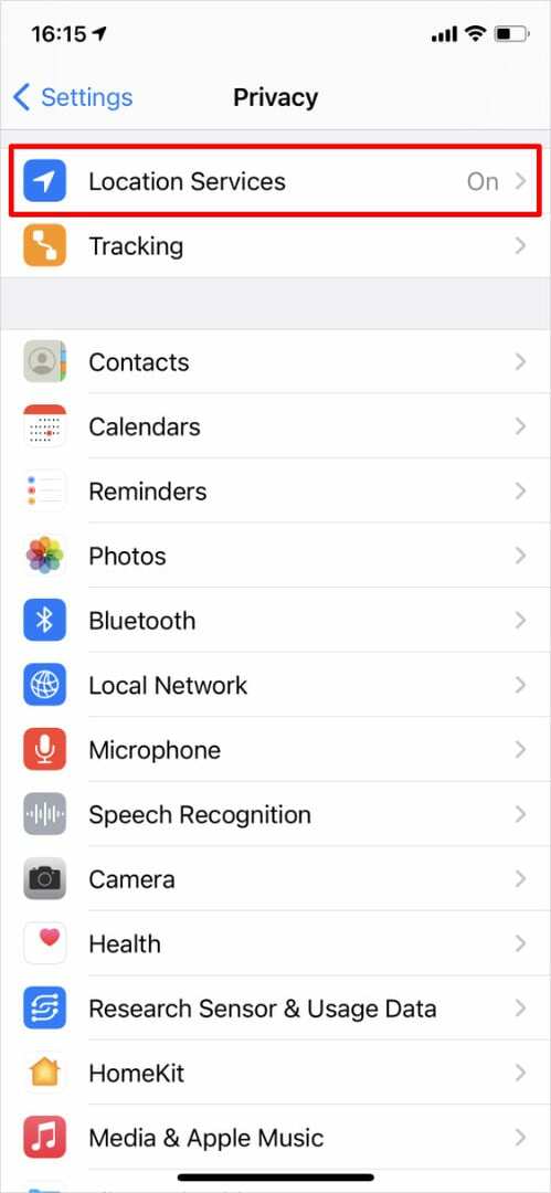 Setările de confidențialitate care evidențiază Serviciile de localizare pe iPhone