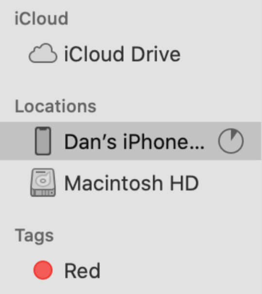 iPhone face backup pentru progresul în bara laterală Finder