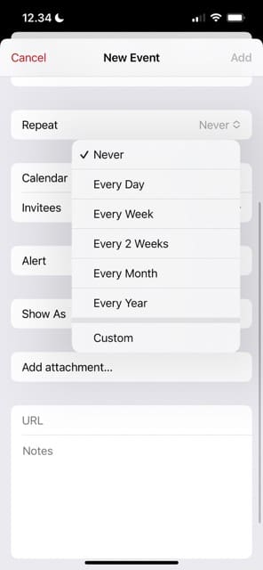 لقطة شاشة توضح كيفية إعداد المهام المتكررة في تطبيق التقويم لنظام iOS