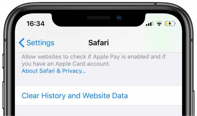 خيار مسح السجل وبيانات الموقع في إعدادات Safari على iPhone