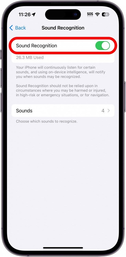 Impostazioni di riconoscimento del suono dell'iPhone con attivazione/disattivazione del riconoscimento del suono cerchiata in rosso