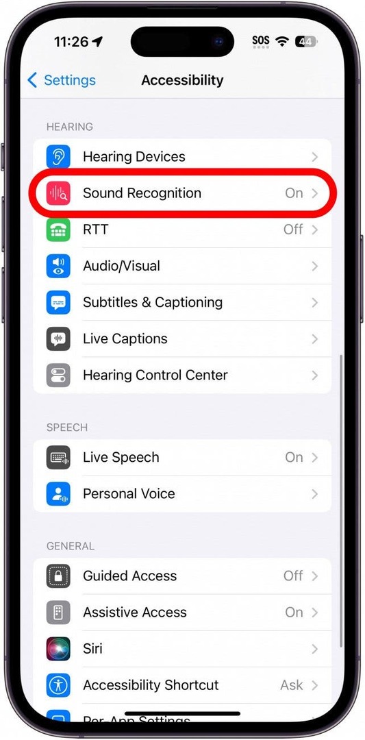 iPhone-tilgjengelighetsinnstillinger med lydgjenkjenning ringt inn i rødt